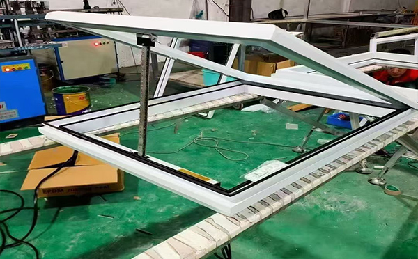 某地下车库出入口敦煌排烟窗配置工程