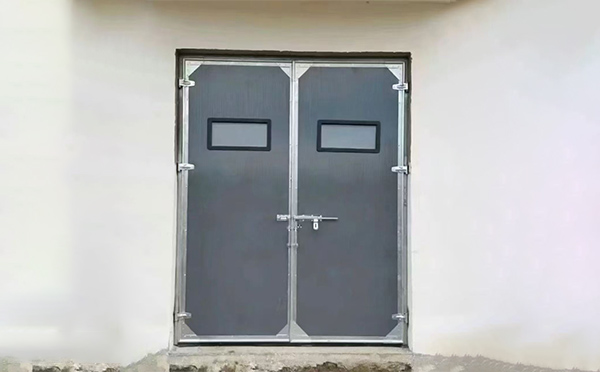 敦煌工业门在高温作业区域的运行表现